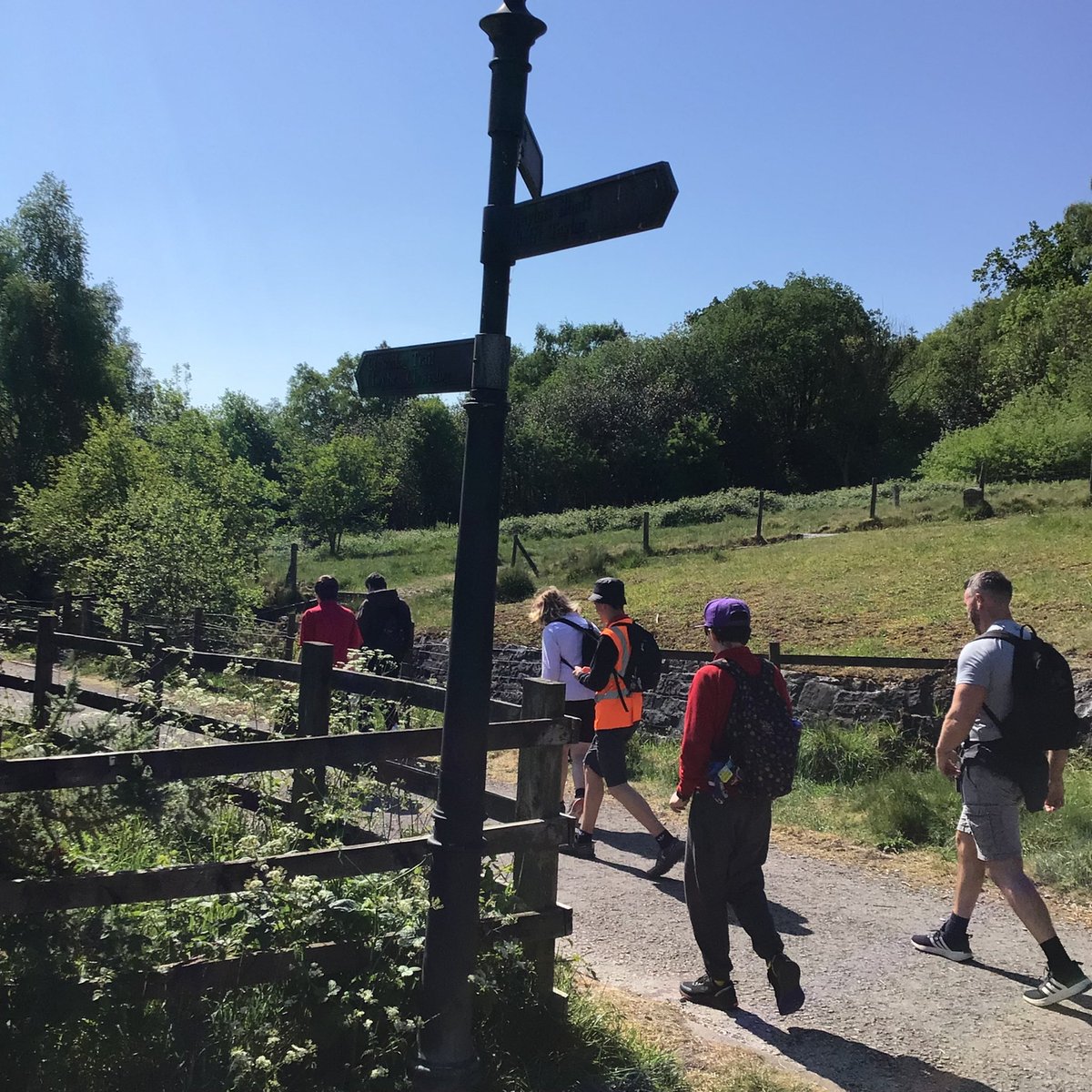 pe_stchris's tweet image. Many thanks to Mr Lloyd and Beaumaris class. Some photos of their amazing effort on the Clywedog trail. Over 100km @TerryFoxCanada @TerryFoxRunUK @Wendyhett