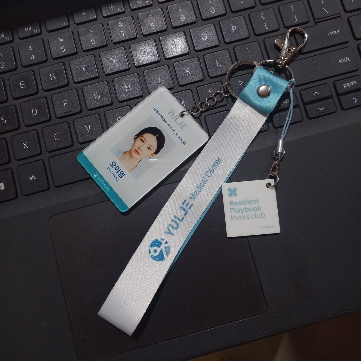 _520zip's tweet image. Playbook SET── .✦