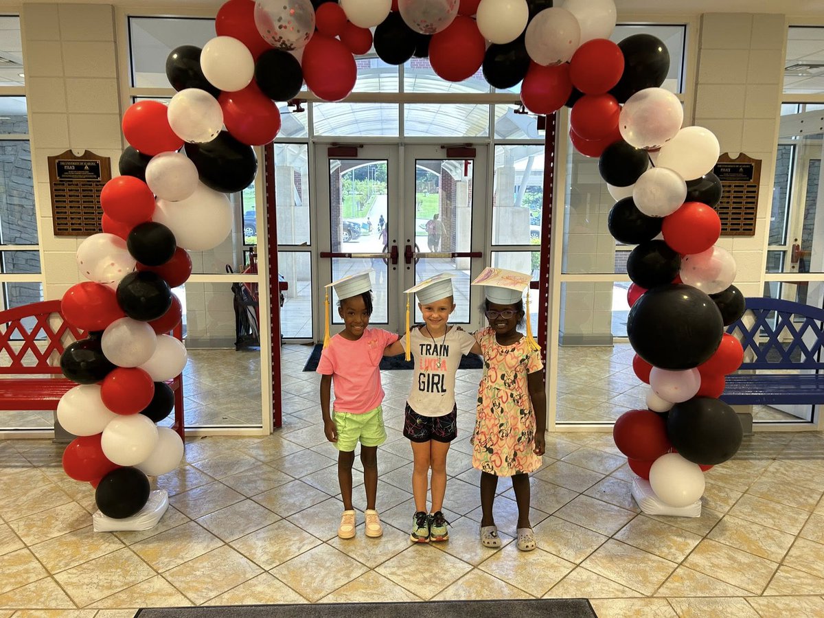 AlabasterSupt's tweet image. The 2024–25 School Year is officially a wrap—and what a year it’s been!
558 grads, $31M+ in scholarships, 6 state championships, district-wide STEM accreditation & more.
ACS is building champions—in class, on stage, and beyond!
#WarriorPride #ChampionsOfOurFuture