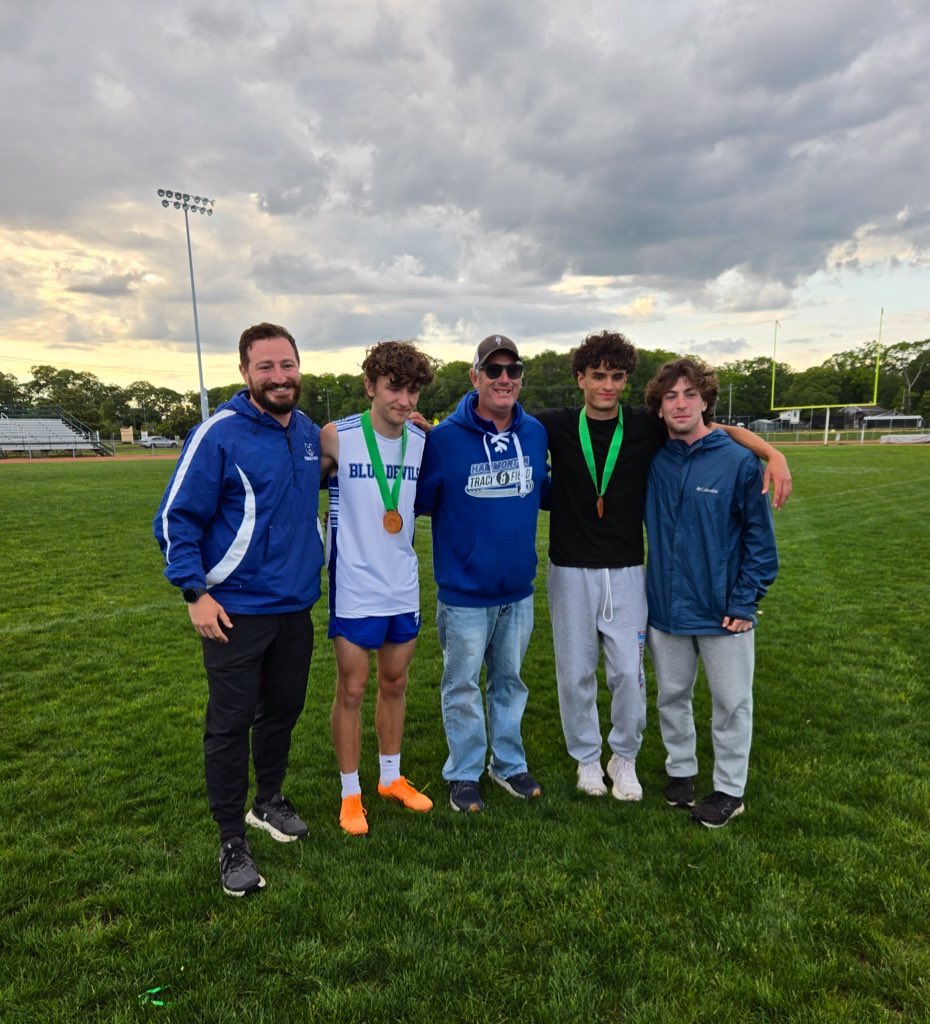 Seniors Jake Edwards &amp; Lucas Iuliucci participated in the Mustang Pentathlon last night, a first for HHS. The guys had a blast competing in five events (Shot, 110m Hh, LJ, HJ, &amp; 1500m). Overall, Jake took 3rd w/ 3038 points &amp; Lucas took 4th w/ 2988 points.👏🏼👏🏼👏🏼
#BlueDevilsPride