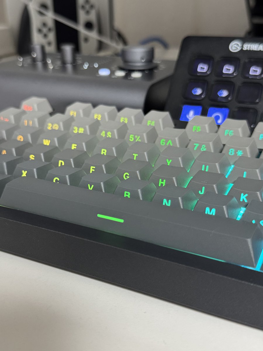 h4runab1's tweet image. 키보드는? 레튜브 @RemiIia
