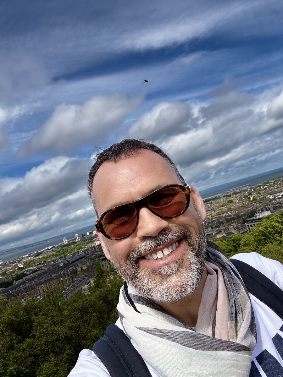 DavStMalo's tweet photo. Une journée vraimmmmmmmeeeent 🥰
#Edingburg https://t.co/Z0kt3DhhIr