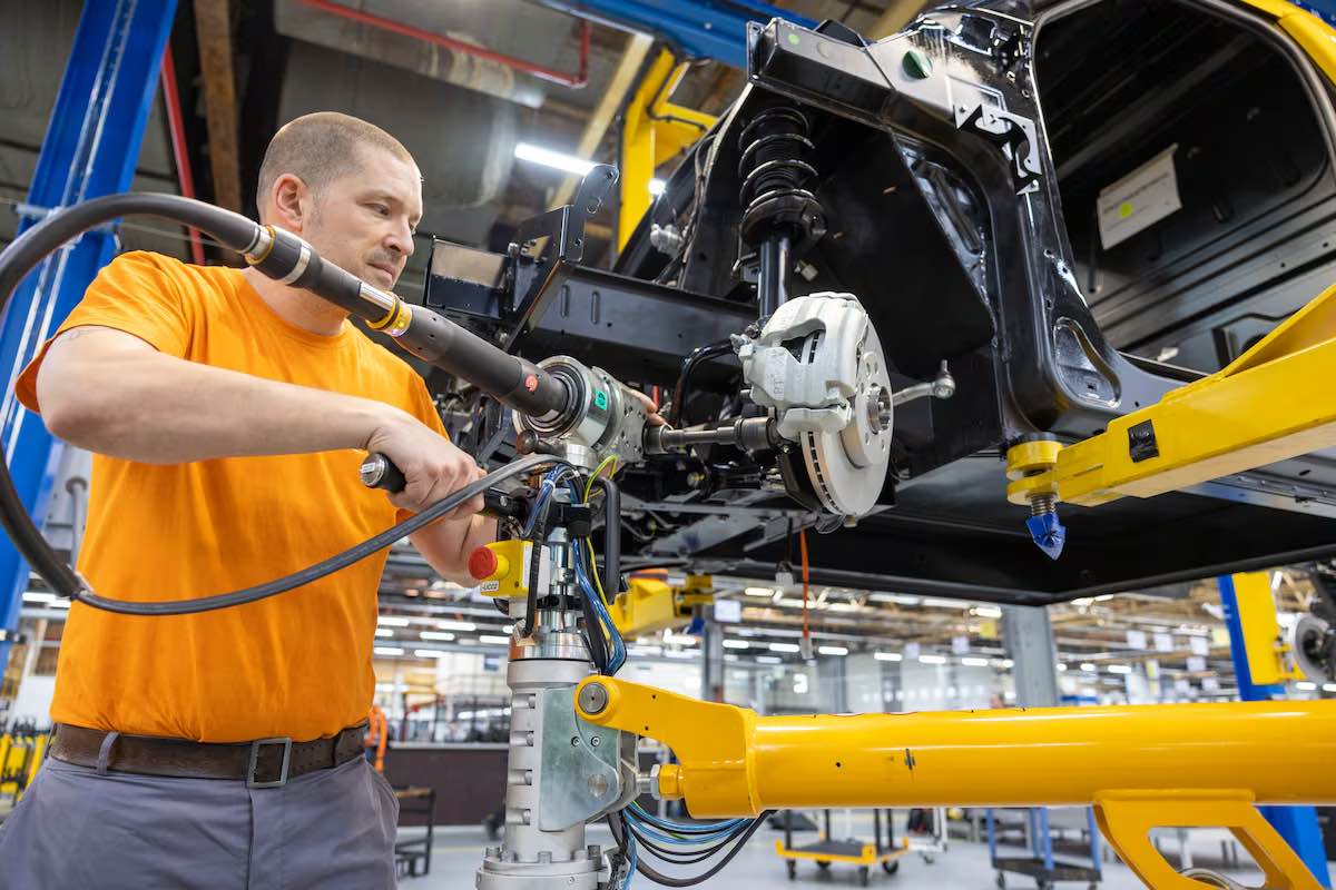 Alemania no supera el estancamiento económico a pesar de la importante inyección de su Gobierno.
Los aranceles de Trump empujan a los ‘cinco sabios’ que asesoran al Gobierno a rebajar sus perspectivas de crecimiento para 2025 del 0,4 al 0,0%.

economistascadiz.com/2025/05/24/ale…