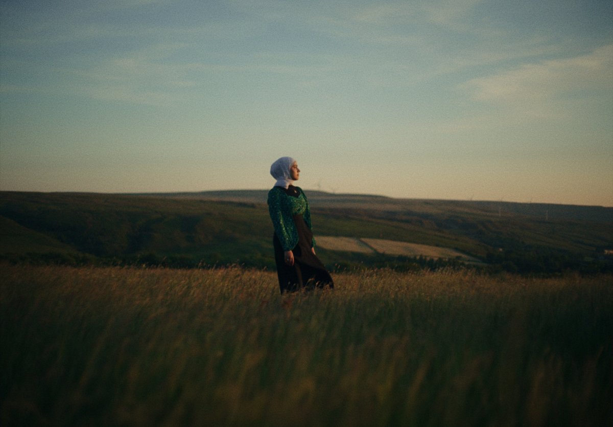 Get ready to be moved and inspired!

Roots is a Lancashire film festival put together especially for Refugee Week 2025. 

Come along and support 🧡

📆 Tuesday 17th June
🎟️ loom.ly/l_JqUXg
