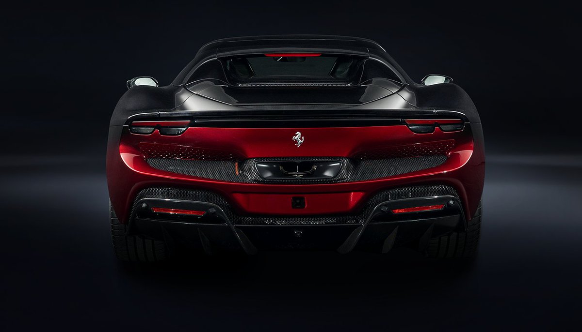 Darkness meets sophistication in this bespoke #Ferrari296GTS.

Exclusively crafted through the #FerrariTailorMade programme, its two-tone livery fades from the shadowy depths of Nero Daytona to the rich, molten glow of Rosso Libano — a gradient that gives the car an almost