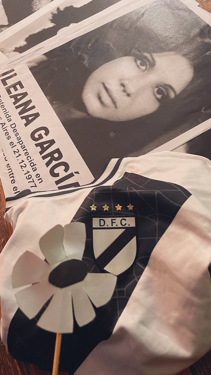 Aprontando todo para mañana: llenemos de margaritas Jardines 🌼

#DanubianasConMemoria 
<a href="/DFCyResistencia/">Hinchas de Danubio en Resistencia</a>