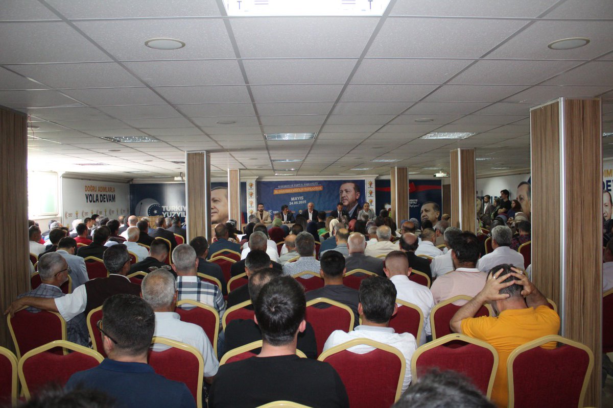 Karaman İl Başkanlığımız tarafından organize edilen Danışma Meclisi Toplantımızı gerçekleştirdik.

İl başkanımız, milletvekillerimiz, ilçe başkanlarımız, kadın kolları, gençlik kolları başkanlarımız, belediye başkanlarımız ve kıymetli dava arkadaşlarımız ile bir araya gelerek