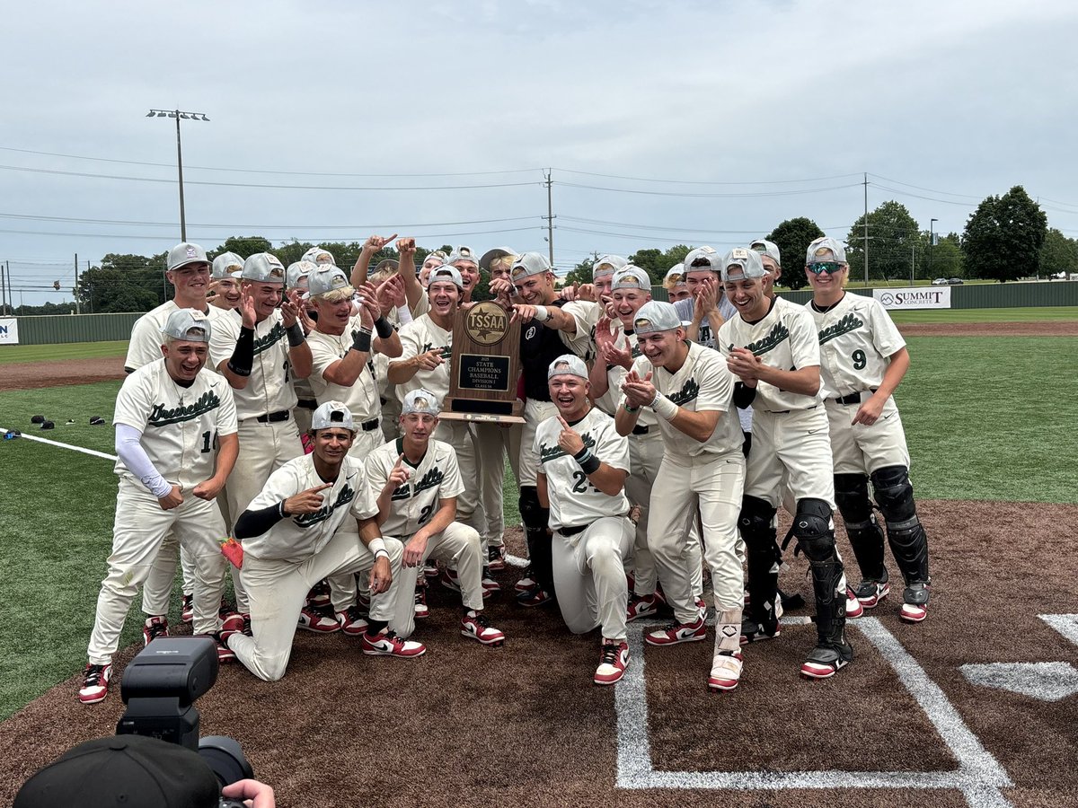 FINAL
Greeneville - 10
Munford - 0
QUILLEN HITS A WALKOFF TWO RUN DOUBLE TO END THINGS EARLY AND GIVE GREENEVILLE THE CROWN