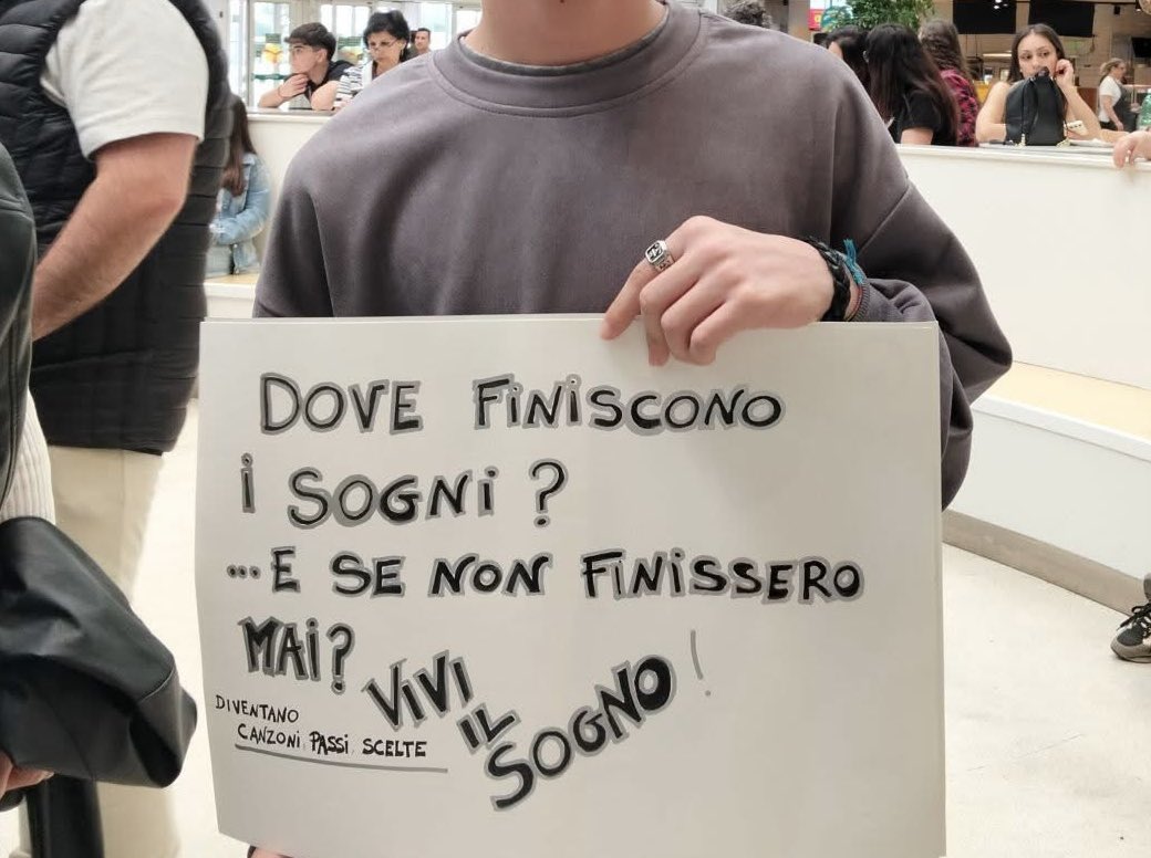 PlayTheSilence_'s tweet image. Io non ce la faccio…#Jsol #Amici24