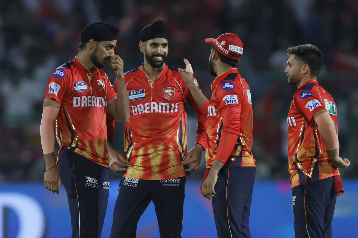 Harpreet Brar with an important breakthrough of Karun Nair 💥

#DC need 32 runs in 16 balls

Folks, whose way do you think this game will go? 🤔

Updates ▶ bit.ly/TATAIPL-2025-66 

#TATAIPL | #PBKSvDC