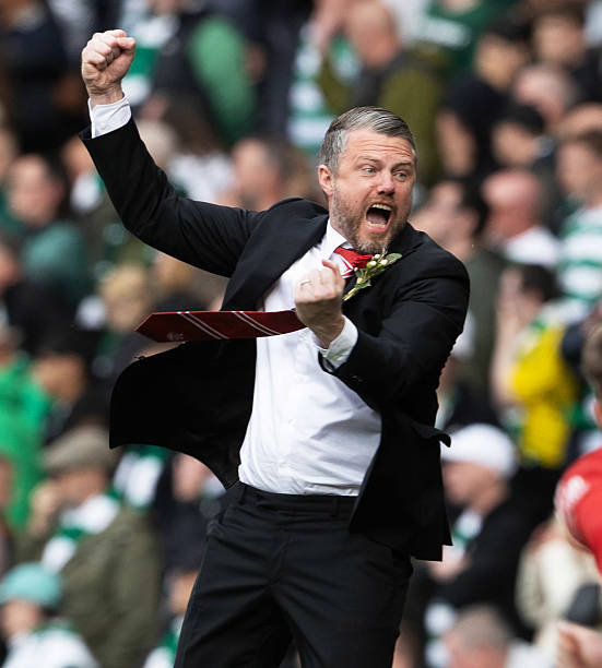 DSimmie97's tweet photo. Aberdeen lifting the Scottish Cup
Callum McGregor in tears
Graeme Shinnie lifting the cup
Jimmy Thelin winning a cup in his first season
And stealing group stage football off Hibs.
What a bloody day https://t.co/IZtNfozorP
