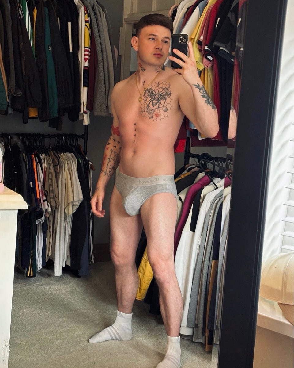 I’d rather shit and my hands and 👏 than go Birmingham Pride 😂 any1 gone? 😝