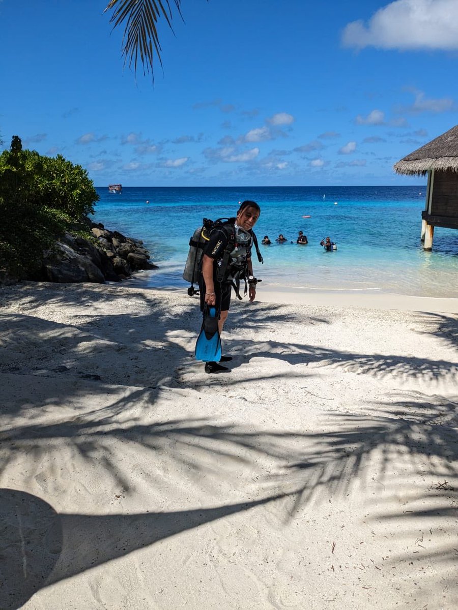 DrGauravNarula's tweet photo. 25 yrs in @IndianNavy &amp; dived in my last year of service- 14 yrs later- 🤿s in Great Barrier Reef &amp; Hawaii- today @PADI certified Open Water diver!
🙏🙏 amazing crew @tajcoralreef  Niyaz- best instructor ever!
Reef here worth traveling all the way around the world!
#LiveToDive https://t.co/7xLnYWZMfL