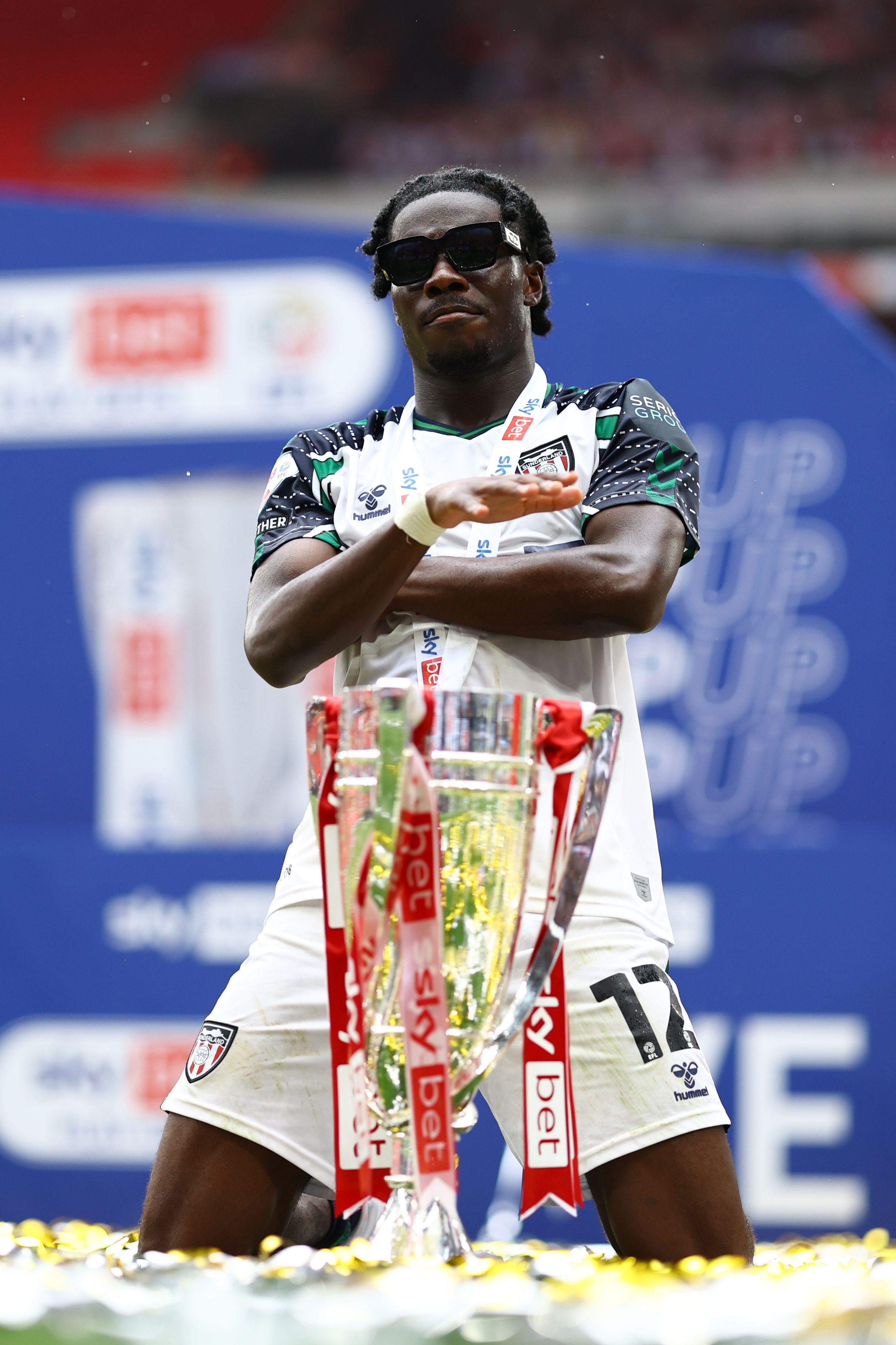 Eliezer Mayenda celebrando el ascenso del Sunderland. Fuente: Sunderland en "X".