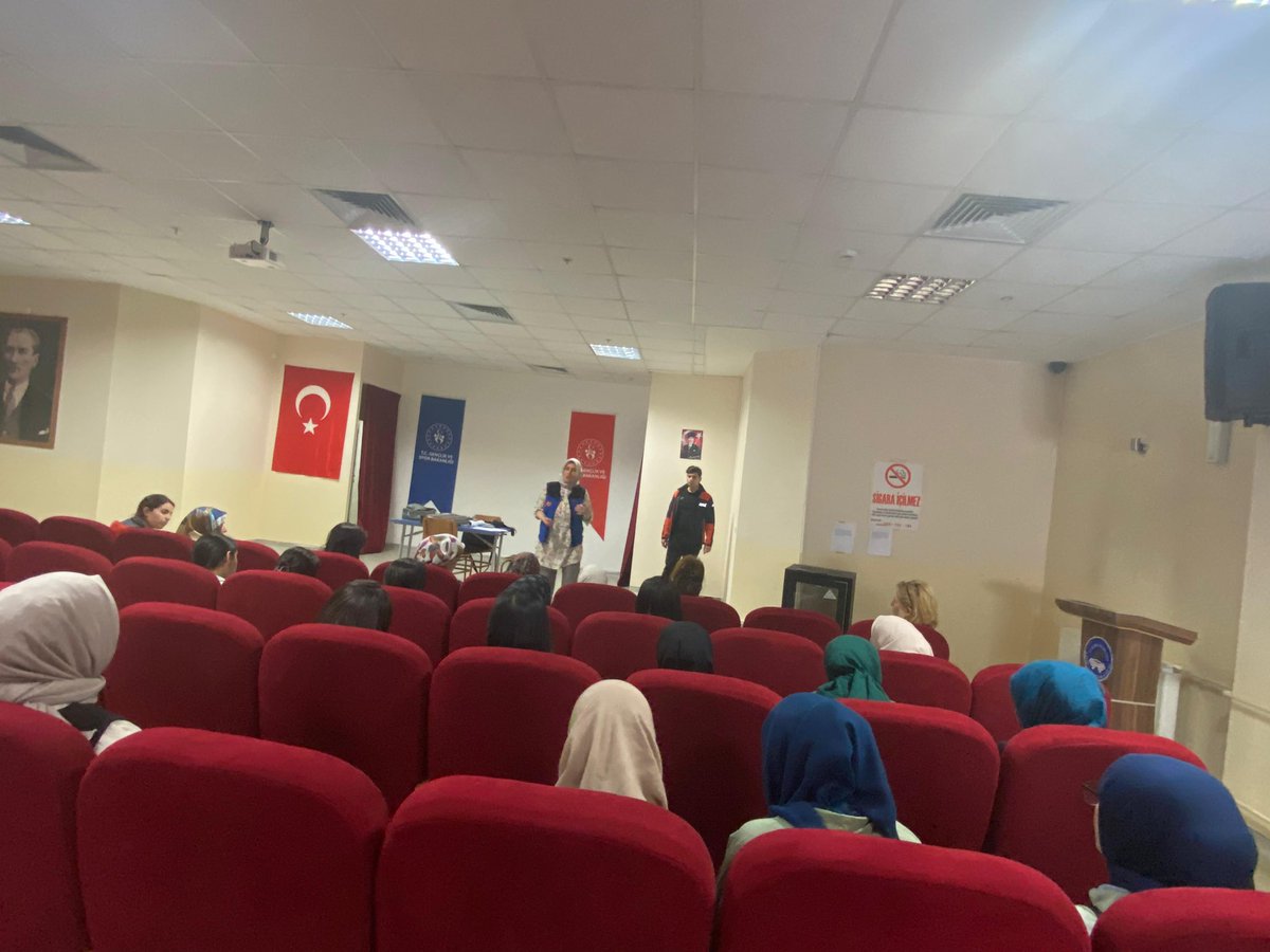GSB Ardahan Yurtları (@ardahankygm) on Twitter photo 📍Niyazi Mısri Yurdu
Yurt müdürlüğümüz de öğrencilerimize AFAD Farkındalık Eğitimi verildi.
<a href="/gencliksporbak/">Gençlik ve Spor Bakanlığı 🇹🇷</a>
<a href="/OA_BAK/">Dr. Osman Aşkın Bak</a> 📍Niyazi Mısri Yurdu
Yurt müdürlüğümüz de öğrencilerimize AFAD Farkındalık Eğitimi verildi.
<a href="/gencliksporbak/">Gençlik ve Spor Bakanlığı 🇹🇷</a>
<a href="/OA_BAK/">Dr. Osman Aşkın Bak</a>