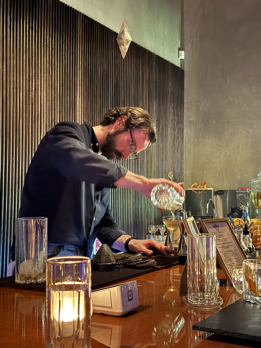 speakeasy❎
drunkeasy👍