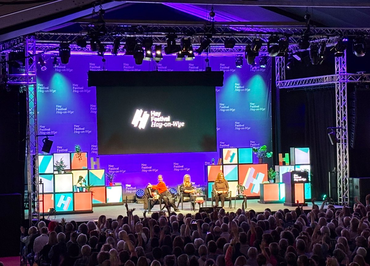 Geoff Barton (@realgeoffbarton) on Twitter photo The view from here: my first time at the #HayFestival. Loved it. Went to superbly entertaining and informative sessions by <a href="/MichaelRosenYes/">Michael Rosen 💙💙🎓🎓 NICE 爷爷</a> & <a href="/chrisriddell50/">chris riddell</a> (on Shakespeare) and <a href="/Emmabarnett/">Emma Barnett</a> & Stacey Dooley (on the realities of motherhood). The view from here: my first time at the #HayFestival. Loved it. Went to superbly entertaining and informative sessions by <a href="/MichaelRosenYes/">Michael Rosen 💙💙🎓🎓 NICE 爷爷</a> & <a href="/chrisriddell50/">chris riddell</a> (on Shakespeare) and <a href="/Emmabarnett/">Emma Barnett</a> & Stacey Dooley (on the realities of motherhood).