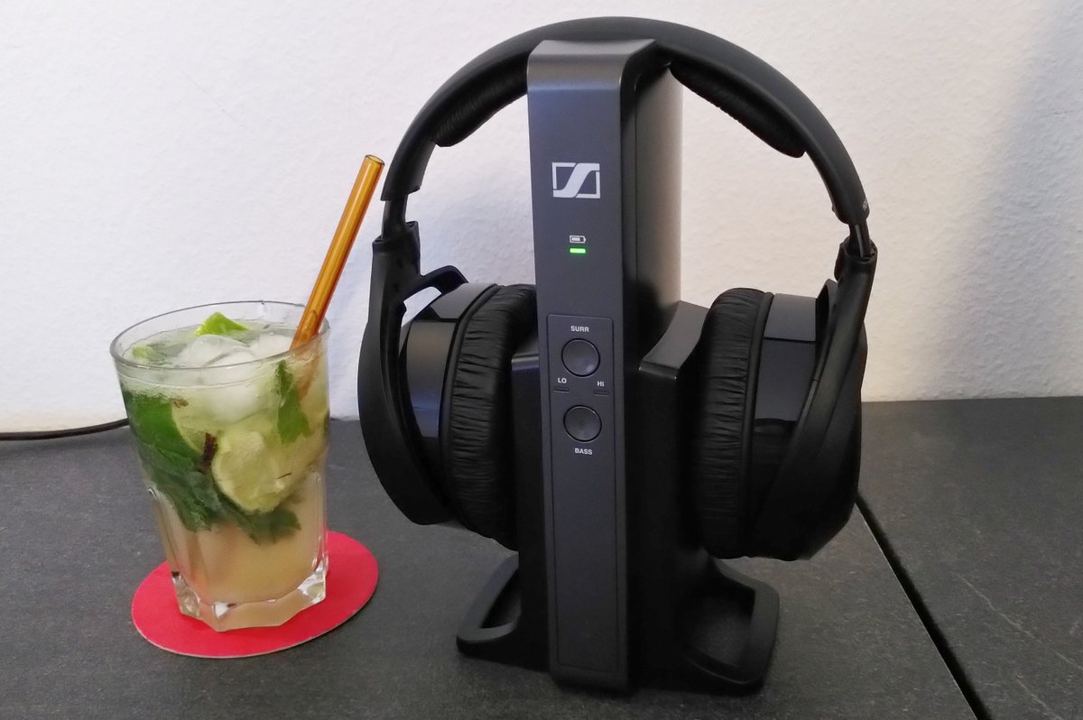 Nastja_the_Mox's tweet photo. Neue Kopfhörer (meine ersten wireless), einen alkoholfreien selbstgemachten Mojito und Schatzi @Artist2be42 .
"#RoqueOne, we are ready to take off" https://t.co/mdhIDmSF3v