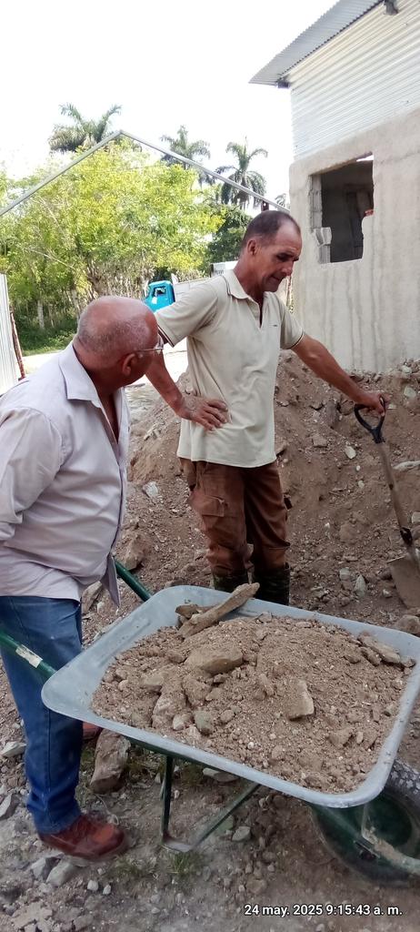 Anelys Ramirez Gonzalez (@anelys_ramirez) on Twitter photo Ejercicio Meteoro 2025 la Agricultura trabaja en el Matadero y Mini- Industria obras beneficiadas por proyecto ALASS de colaboración internacional
#Taguasco #SanctiSpiritusEnMarcha #Meteoro2025 <a href="/AlexisLorente74/">Alexis Lorente Jiménez</a> <a href="/DeivyPrezMartn1/">Deivy Pérez Martín</a> <a href="/DiazCanelB/">Miguel Díaz-Canel Bermúdez</a> <a href="/MaikelMederosM1/">Maikel Mederos Martínez</a> <a href="/GuerreraVilma/">Vilma Guerrera</a> Ejercicio Meteoro 2025 la Agricultura trabaja en el Matadero y Mini- Industria obras beneficiadas por proyecto ALASS de colaboración internacional
#Taguasco #SanctiSpiritusEnMarcha #Meteoro2025 <a href="/AlexisLorente74/">Alexis Lorente Jiménez</a> <a href="/DeivyPrezMartn1/">Deivy Pérez Martín</a> <a href="/DiazCanelB/">Miguel Díaz-Canel Bermúdez</a> <a href="/MaikelMederosM1/">Maikel Mederos Martínez</a> <a href="/GuerreraVilma/">Vilma Guerrera</a>