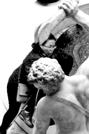 RolandNPhotos's tweet photo. Ouch!

#photo #candid #monochrome #blackandwhite #museum #amusing https://t.co/Y6YOkGyufQ