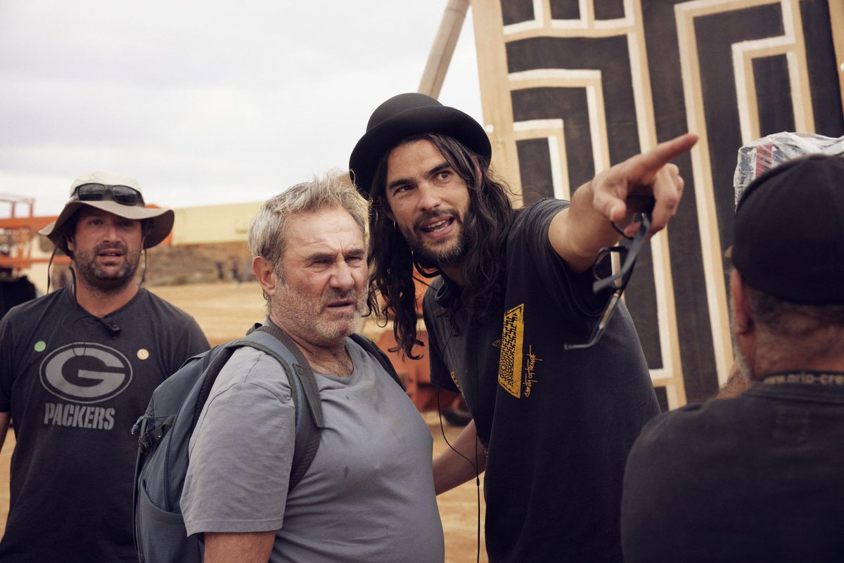 tabakalera's tweet photo. 🏆Ekainaren 19an Tabakaleran Kontatutako Zinea saioa eskainiko duen Oliver Laxek Epaimahaiaren saria irabazi du @Festival_Cannes-en! 

Zorionak Oliver! 😃

https://t.co/IZxAAt29hk https://t.co/dXQ4Myihha