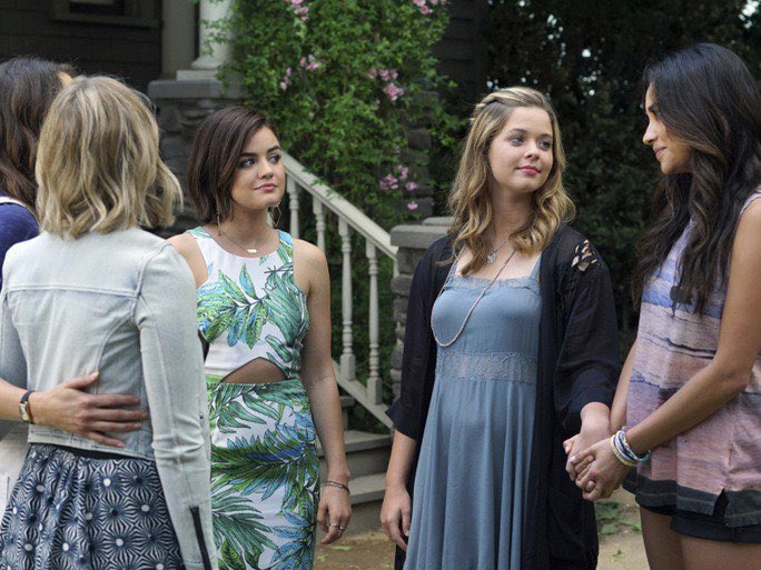 weblittleliars's tweet photo. tópico: para você, qual foi a pior trama que aconteceu em pretty little liars? https://t.co/TY00MQMB3P