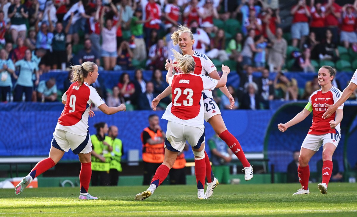 ARSENAL ARE EUROPEAN CHAMPIONS! 🏆🏆

The English side defeated Barcelona 1-0 in the final to claim the UWCL. Stina Blackstenius WITH THE WINNER off the bench. 

They have beaten the defending champions