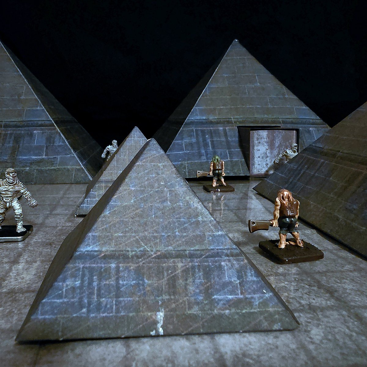 The Old School DM 🎲 🔮🗡️🛡️🔥🐲👹🐙💎👑 tweet media