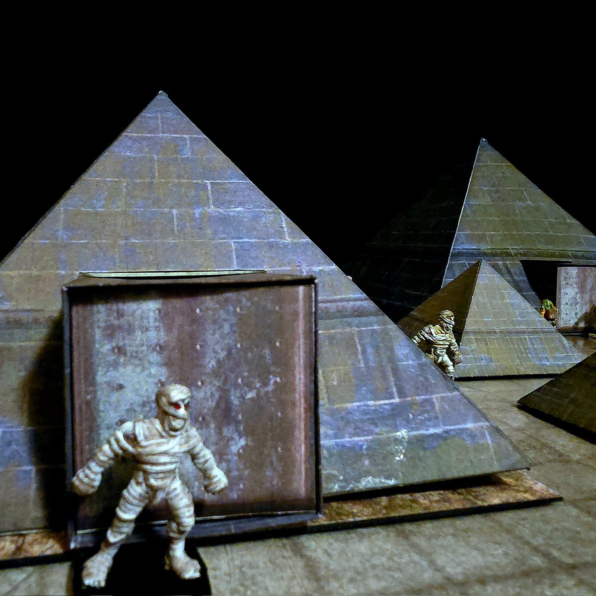 The Old School DM 🎲 🔮🗡️🛡️🔥🐲👹🐙💎👑 tweet media