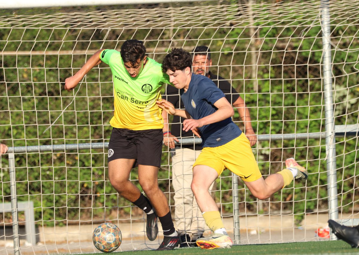FCcanbuxeres's tweet photo. El Juvenil B con todo a por la permanencia 🔥 

En una última jornada descomunal con una multitud de equipos en la lucha, los nuestros buscan mantener la categoría 

30' | 0-0 vs @AtleticSantJust B https://t.co/ZTZu9JXgiO