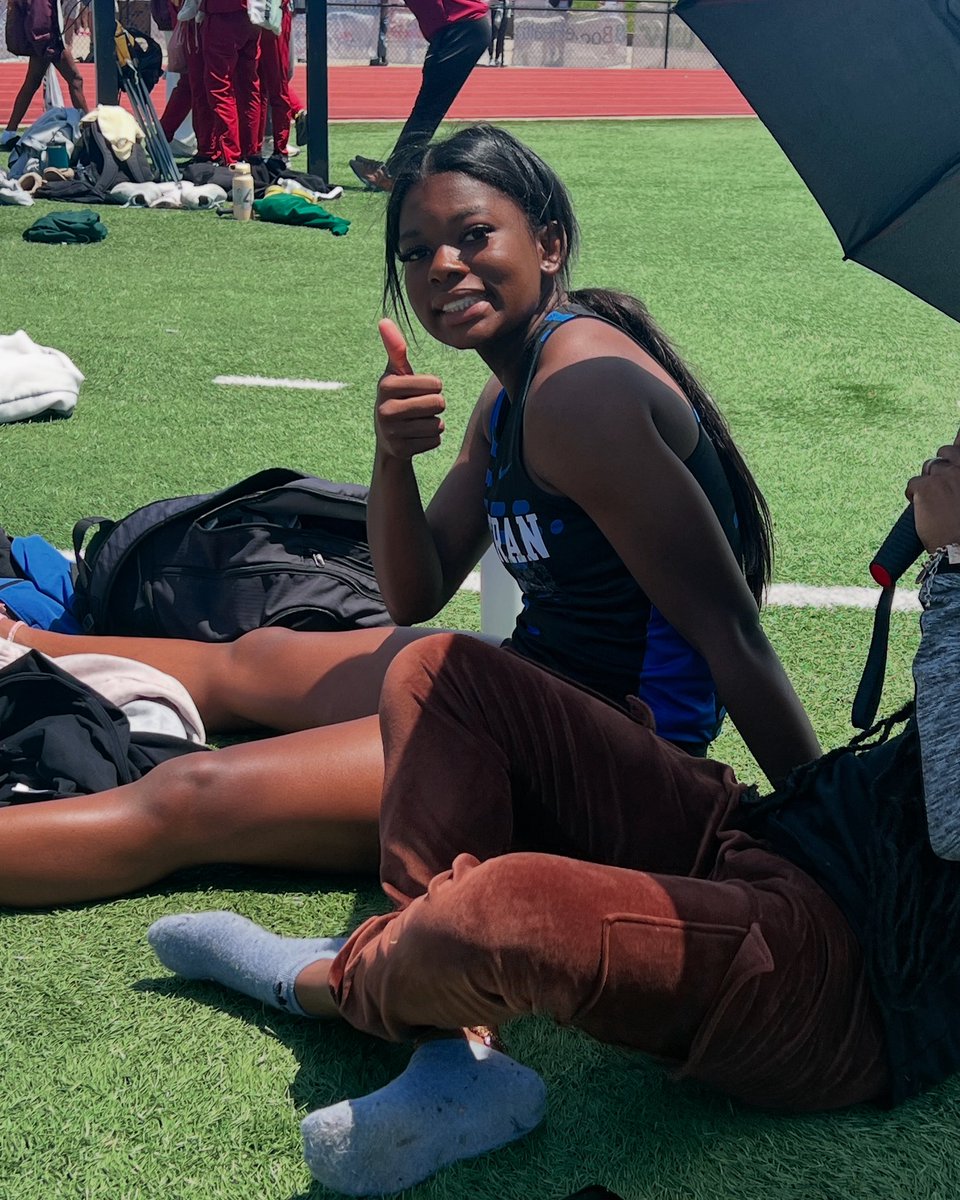 Congratulations to Kennedy Williams as she advances to state with a 3rd place finish in the 100m hurdles.