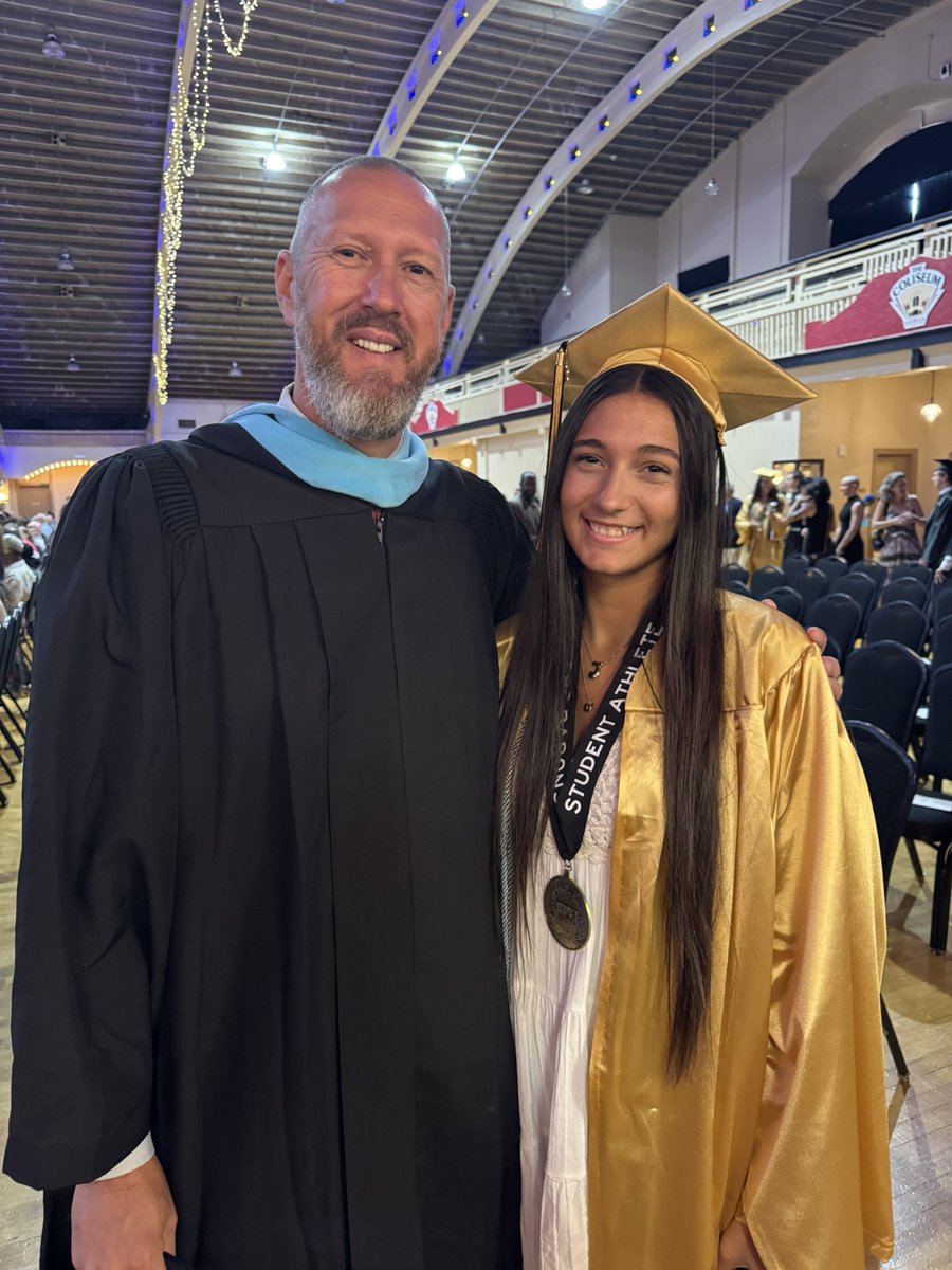 Congratulations to Liv Geritano on her special graduation day! 🎉🎉🎉
Thank you for all your hard work, support and dedication, to your Lady Baron basketball team.🏀