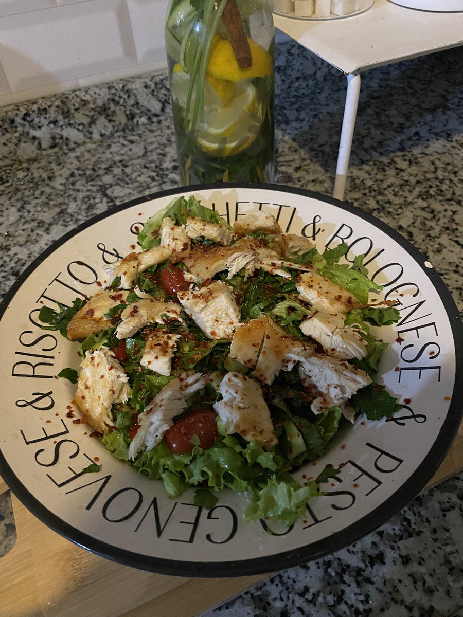 Yaz geldi dikkat gerek 
Kimler neler yapıyor diyet için 🥴
#diyet