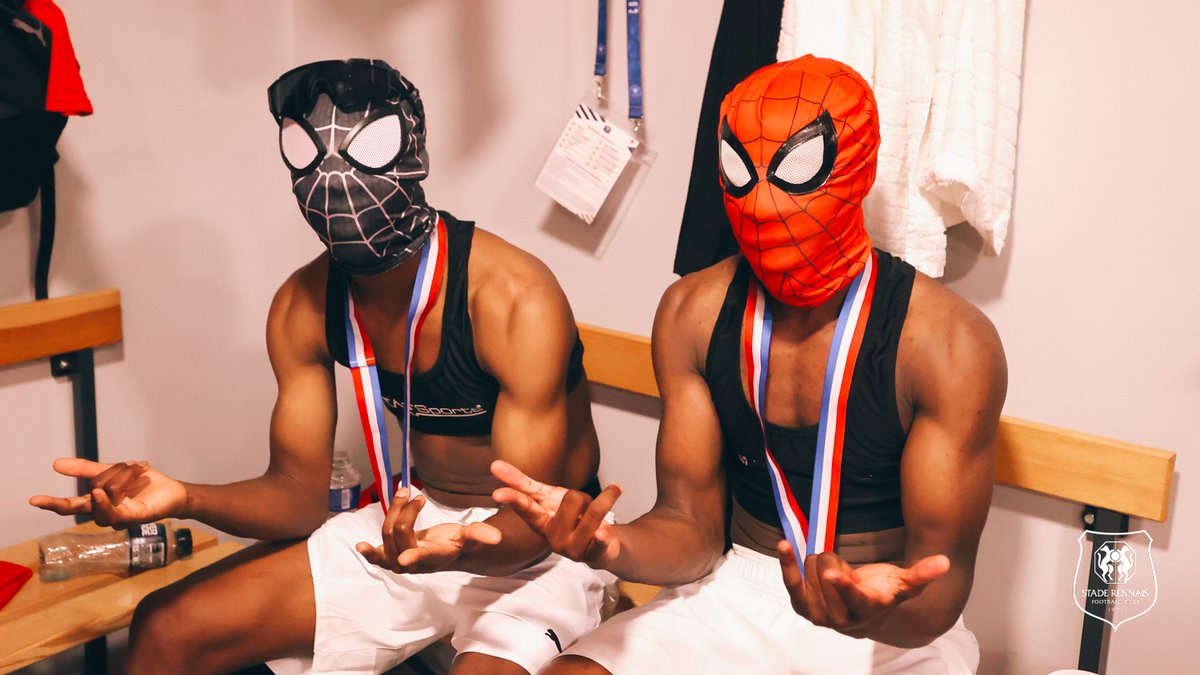 staderennais's tweet image. Pour le peuple breton 🔴⚫️

Les héros du jour 🕸️

#GambardSRFC #DFCOSRFC 2-3