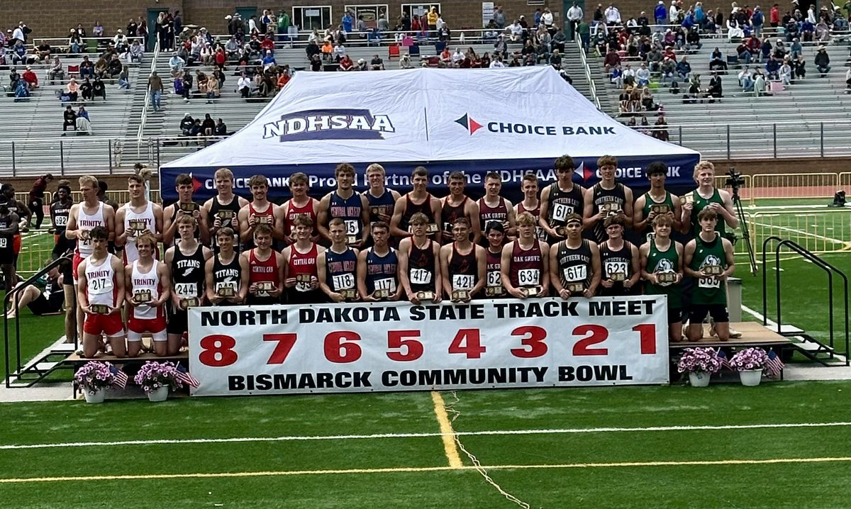 🥈Podium Alert 🥈
🔥 School Record 🔥 
Boys 4x200 finishes second with a time of 1:28.59! Both NC and Hazen run times breaking the old Class B State Record!! Great Job Boys!!