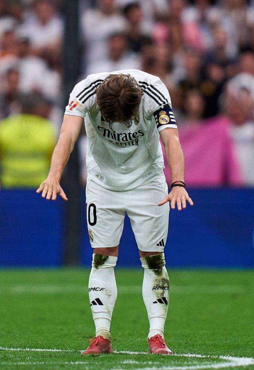 EleModric's tweet image. 90 minutes at the Bernabéu were too short this time 💔