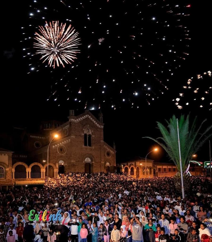NationalEr_Int's tweet photo. May 24 Fireworks 🇪🇷 •|•• ትርሽት ድሮ መበል 34 በዓል ናጽነት ኤርትራ፡ 

📷 - Mussie Photo Asmara https://t.co/FPwfoe4Bil