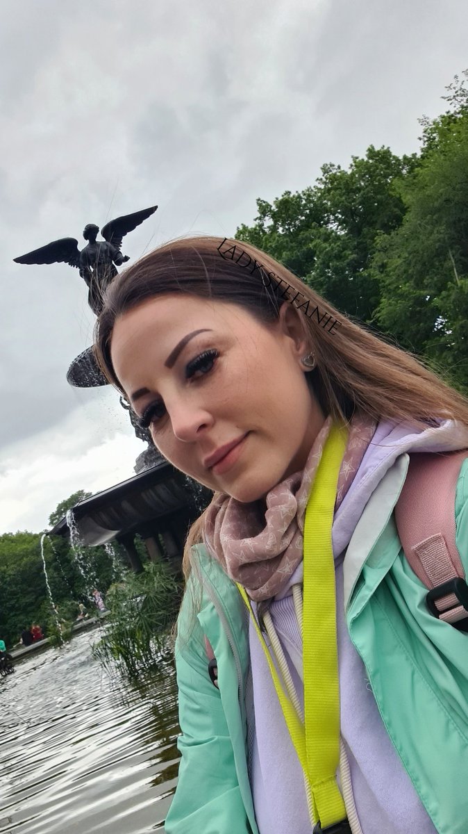 Lady Stefanie tweet media