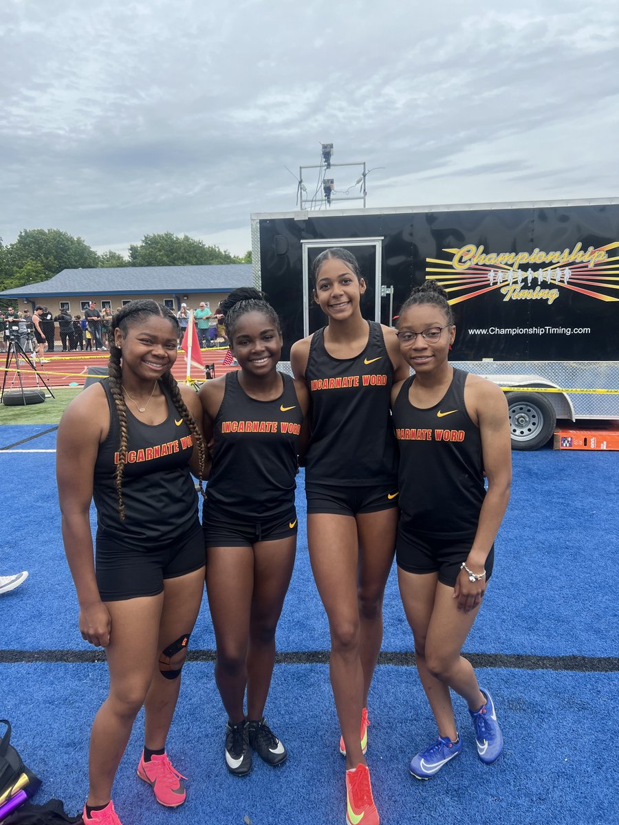 The 4x200 relay will be in Jeff City next week for State. Way to go, Ladies!!!