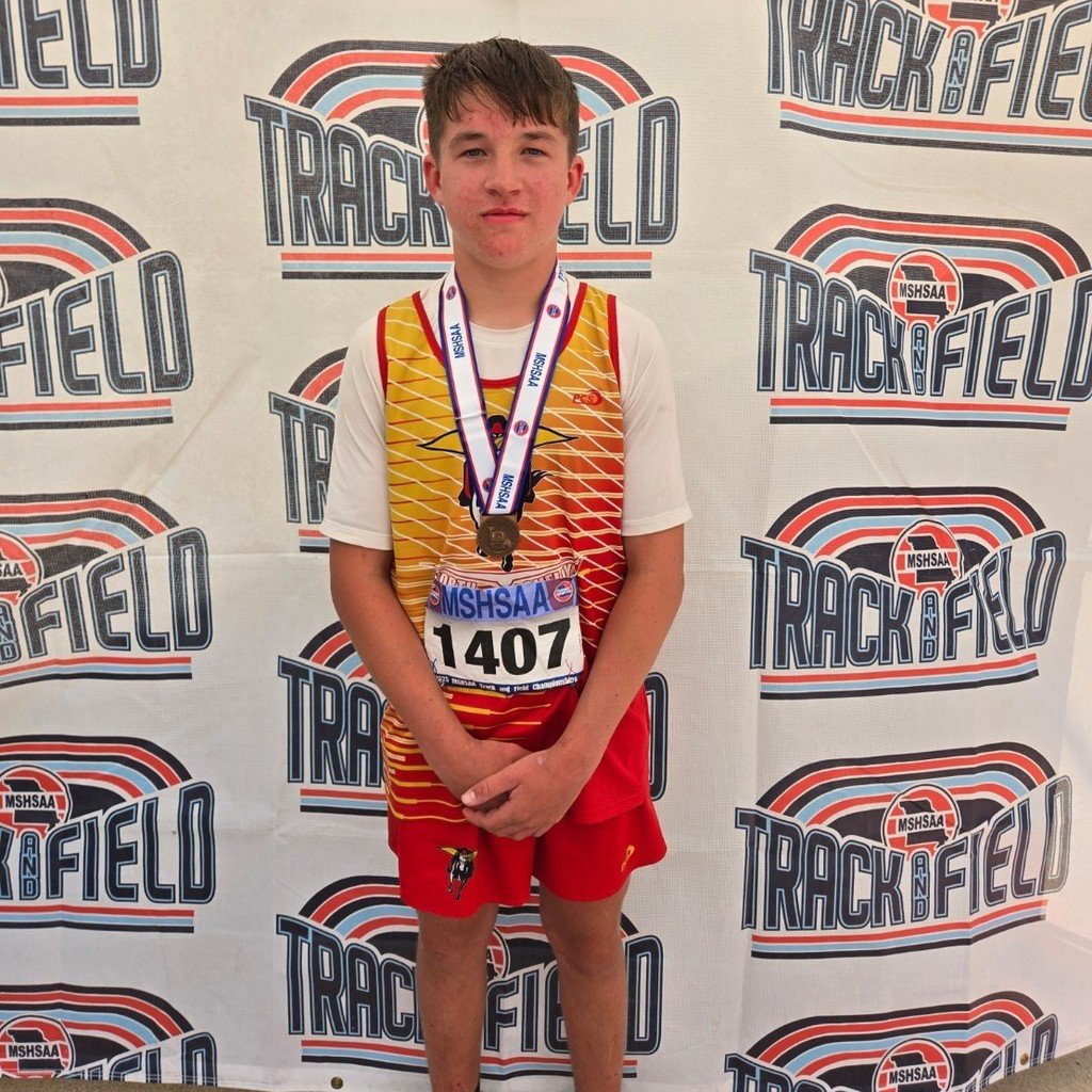 Congratulations to Jake Geisendorfer for earning All-State with an 8th place finish in the Class 1 Pole Vault!

#WeAreNS #IAmARaider