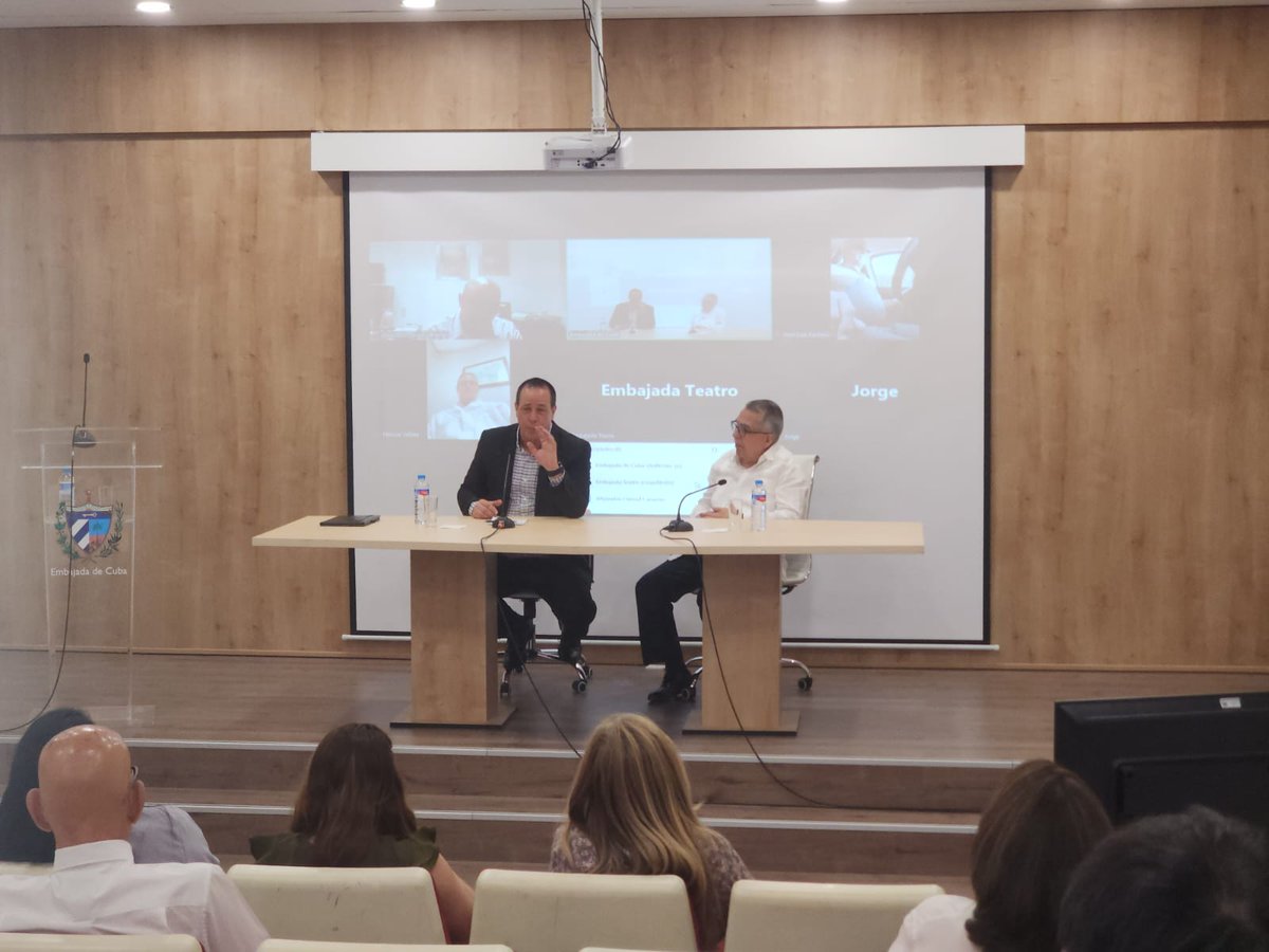 Medicos cubanos residentes en España mantuvieron encuentro con Ministro de Salud Pública de Cuba en la Embajada cubana. Crecen los vínculos con nuestros profesionales. 
<a href="/NacionyEmig/">Nación y Emigración</a> 
<a href="/AnaTeresitaGF/">AnaTeresita González</a>