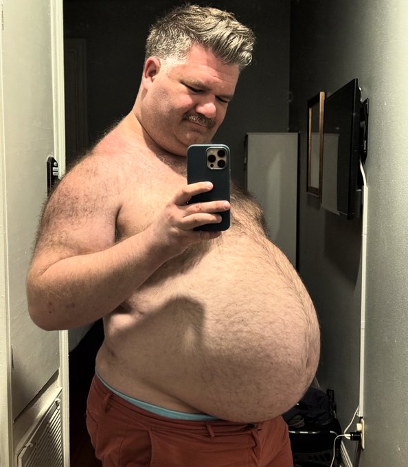 Watch Fatboybey's leaked NSFW photo on TwXstars