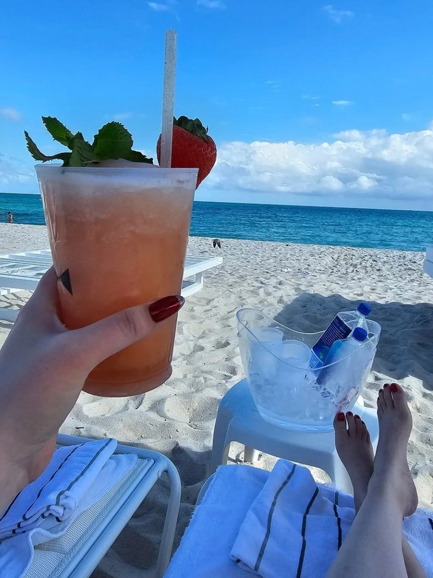 A nice beach to relax and unwind on vacation.🏖🏖