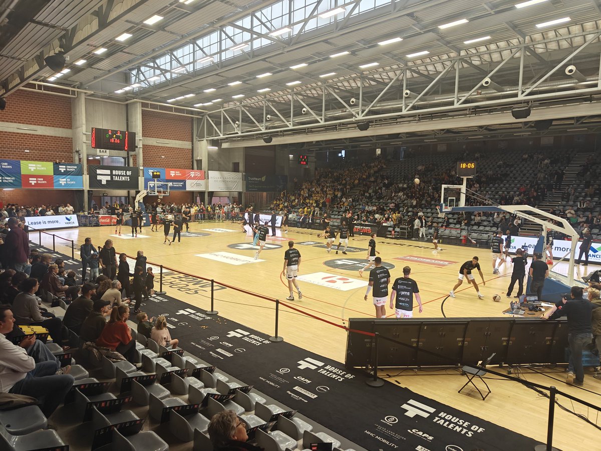 Game 3 Kortrijk - Oostende

Live now

<a href="/playsports/">Play Sports</a> / <a href="/PickxSports/">Pickx Sports</a> / <a href="/VOOsport/">VOOsport</a>