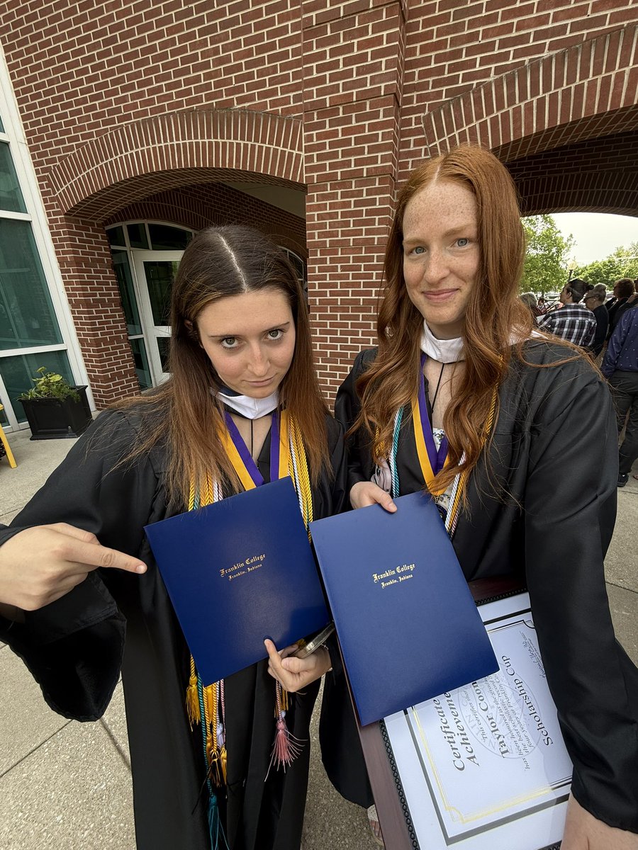 FCGriz_WBB's tweet image. Class of 2025!❤️🥹