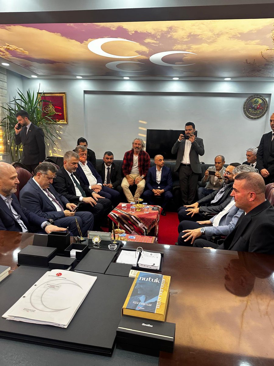 Geçmiş Dönem İçişleri Bakanı,TBMM İçişleri Komisyon Başkanı ve 28.Dönem İstanbul Milletvekili Süleyman Soylu'yu MHP İl Başkanlığımızda misafir ettik.

Ziyaretlerinden ötürü teşekkür eder, çalışmalarında kolaylıklar dileriz.