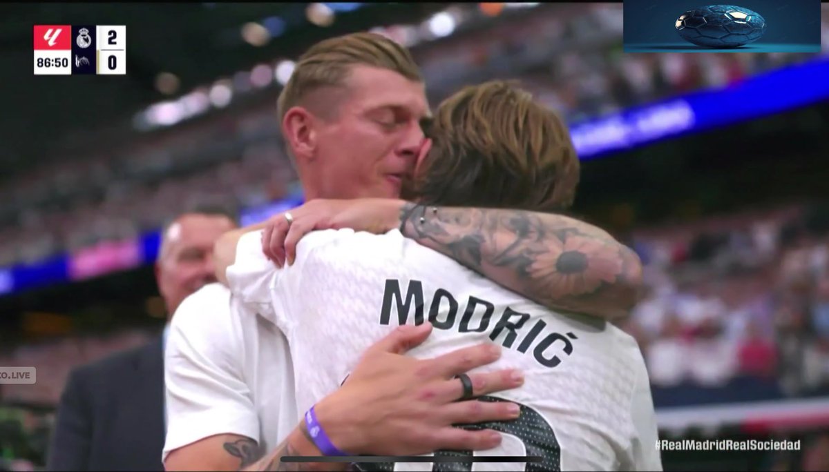 EleModric's tweet photo. I'll never recover from this 😭 https://t.co/OPEbAD7k01