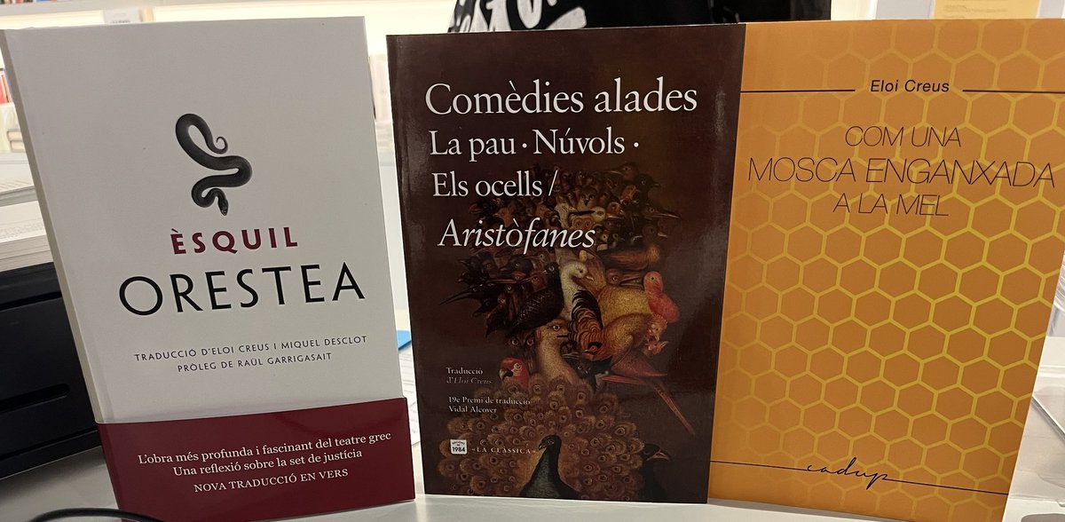 Guillem 🦋🏳️🌈 (@mahler_77) on Twitter photo Venent poesia i traduccions del gran <a href="/Ecreus/">Eloi Creus</a> . Llegiu a l'Eloi!! <a href="/CasaClassics/">La Casa dels Clàssics</a> <a href="/Edicions1984/">Edicions de 1984</a> <a href="/GodallEdicions/">Godall_Edicions</a> Venent poesia i traduccions del gran <a href="/Ecreus/">Eloi Creus</a> . Llegiu a l'Eloi!! <a href="/CasaClassics/">La Casa dels Clàssics</a> <a href="/Edicions1984/">Edicions de 1984</a> <a href="/GodallEdicions/">Godall_Edicions</a>