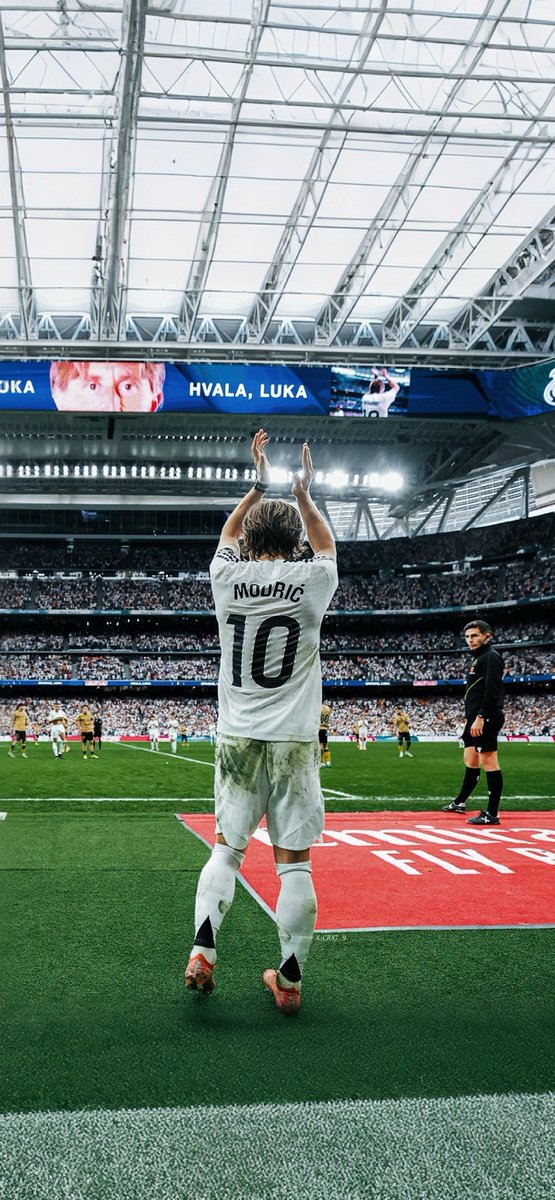 crs7_9's tweet photo. HVALA, LUKA. 😢🙏🏼 https://t.co/dfaBnluNBS