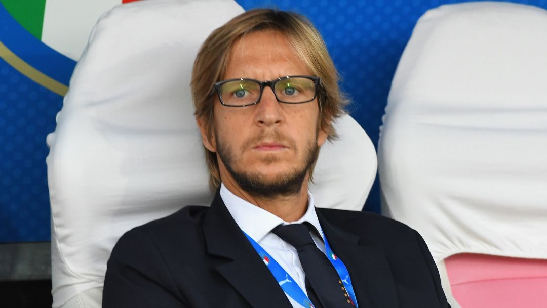 "Manifestazione impeccabile nei modi e assolutamente condivisibile nei contenuti"
Massimo Ambrosini a DAZN, 10 minuti fa. Cos'altro dire.....
Grande Ambro!!!😎👏👏👏
Forza Vecchio Cuore❤️🖤🔝